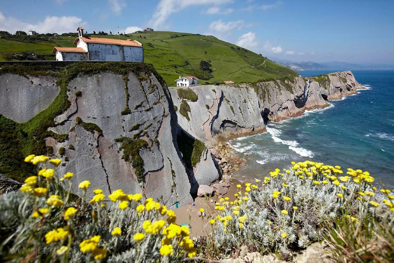 Urain Suites - Apartments At Flysch-Coast Зумая Екстериор снимка
